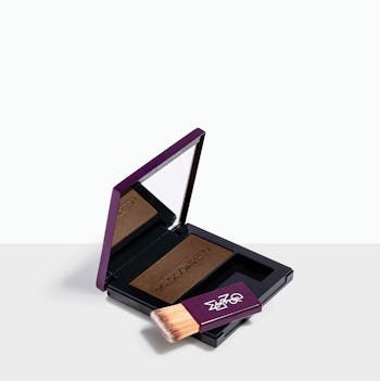 Terra - Medium Brown brush-on powder to conceals roots quickly & easily
