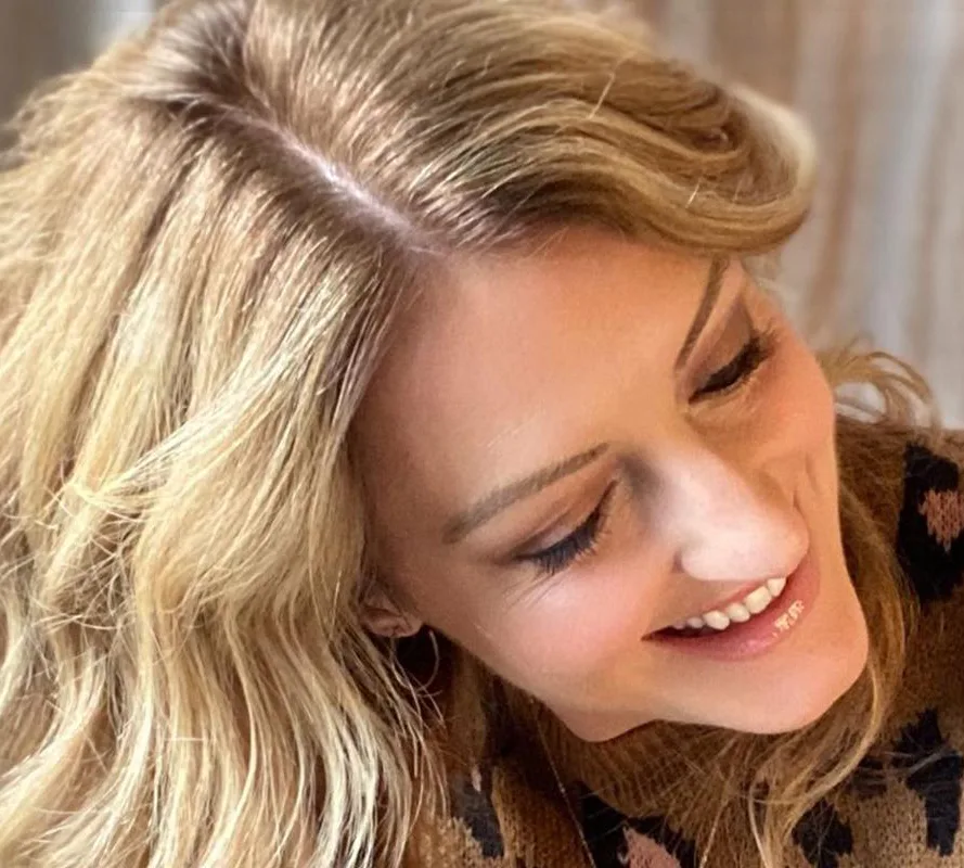 How To Cover Gray Roots On Highlighted Hair Madison Reed how-to-cover-gray-roots-on-highlighted-hair-madison-reed